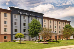  Days Inn and Suites by Wyndham Hammond, IN  Хаммонд